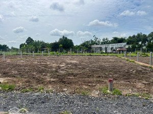 cần bán 580m2 đất thổ vườn có 300m2 thổ xã phước vĩnh an, củ chi. sổ hồng sẵn công chứng liền