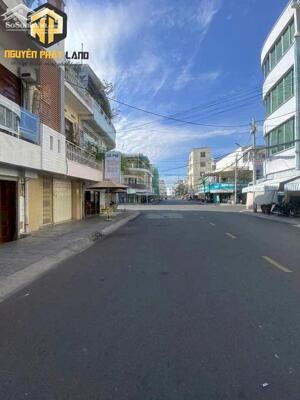 bán nhà Lương Văn Cù