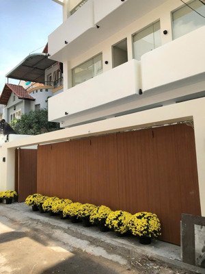 bán căn duy nhất đường nguyễn trung trực bến thành quận 1 - 9x25m trệt 4 lầu tm. giá 120 tỷ