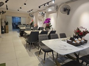 chính chủ sang nhượng quán ăn - mặt phố kim mã - diện tích 130m