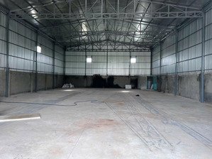cho thuê kho xưởng 350 m2 giá 12 triệu / đường tỉnh lộ 826 xã mỹ lệ huyện cần đước long an