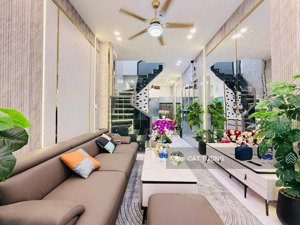 hiếm xã đàn, thoáng sáng, lô góc, 6 tầng, ở luôn, gần phố, 40m2