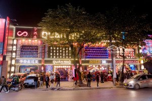 cho thuê nhà mặt phố quang trung, hà đông, với diện tích: 460m2/sàn x 2 tầng, mt rộng 17m