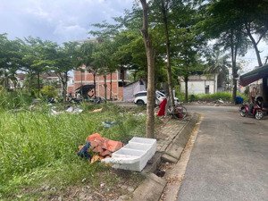 chủ cần tiền bán nhanh lô đất hẻm xe hơi phước kiển nhà bè, dt 7.5x14 tổng 102m giá bán 4.4 tỷ