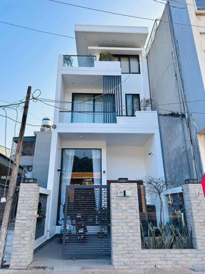 anh nguyên cần bán nhà trần quang diệu - phú nhuận 1 trệt 2 lầu 48m2 giá 2 tỷ 780 shr