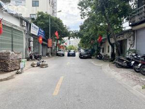 Siêu Phẩm Đất Hai Mặt 93m2 (MT 7,8m) Nguyễn Văn Hưởng, View Hồ, Vuông Đẹp, Sổ Đỏ CC