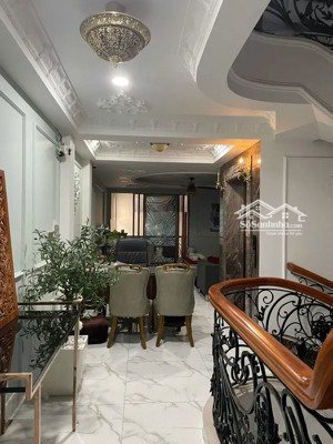 bán nhà trường chinh 102m² 5 tầng 16.8 tỷ có thang máy, nội thất cao cấp