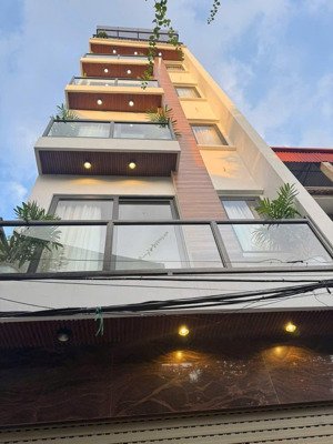 nguyễn văn linh nhà mới - 7c đỗ cửa - thang máy - khu vực nhiều tiện ích - sổ đẹp - chủ thiện ch