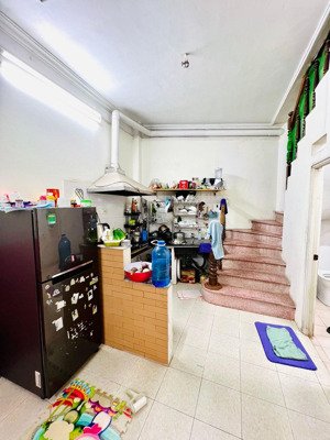 hào nam, đống đa. dt 29/34m² x 5 tầng, mt 3,1m, giá nhỉnh 8 tỷ. gần ô tô, ngõ thông.