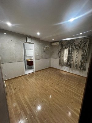 chính chủ cho thuê cc tại hồ hảo hớn, 16 triệu, 110m2, 3pn sàn lót gỗ q1, an ninh tốt