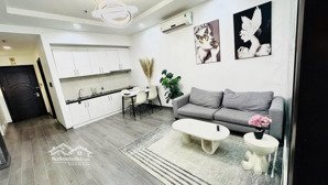 bán căn hộ chung cư t9 time city minh khai. dt 55m2 gồm 1 phòng ngủ, 1vsinh. giá 6,3 tỷ. 