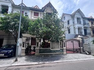 biệt thự kđt việt hưng, vỉa hè, ô tô tránh đỗ, giá đầu tư, dt 222m2, mt 11m, giá 51 tỷ