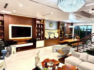 bán căn nhà hoàn thiện full nội thất 105m2 tại vinhome marina cầu rào 2.