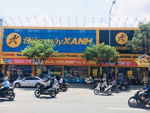 cần bán gấp nhà mặt tiền an dương vương - dt: 18x55m - nhà cấp 4 - hđt: 150 triệu/th. giá 70 tỷ