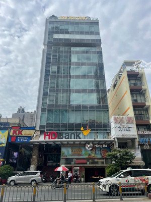 tòa building khan hiếm quận 1. mt đinh tiên hoàng dt: 8 x 30m hầm 10 tầng - hđt: 400tr. giá 82 tỷ
