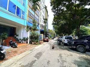 bán tòa vp vip đẳng cấp tại cầu giấy 290m 9 tầng mặt tiền 16m vỉa hè rộng view vườn hoa giá tốt