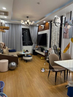 chính chủ cần bán gấp căn 2pn2wc tầng đẹp nhất dự án. lh 