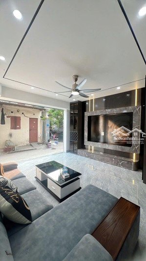 chính chủ cần bán nhà 45m 6 tầng thang máy, ô tô đỗ cửa, đàm quang trung, đối diện tttm aeon