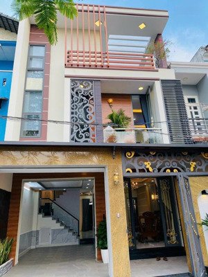 giá tốt để đầu tư cho thuê 2tỷ9 84m2 tại thích quảng đức phú nhuận