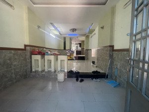 nhà nguyên căn mặt tiền khu cao lỗ p4 q8.
- diện tích: 4m x 20m.