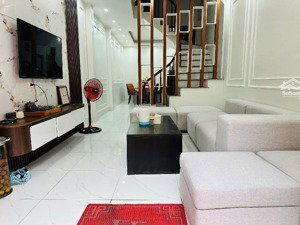 bán gấp nhà kiến hưng oto gần ,tặng full nội thất cho khách. gần khu đấu giá.