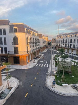 bán nhà liền kề phân lô sẵn sổ riêng