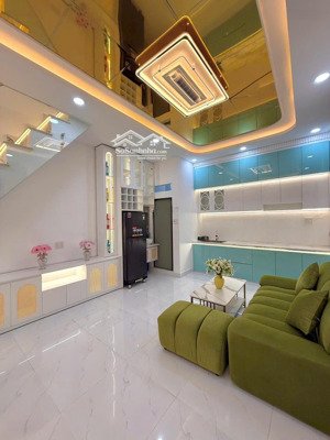 bán nhà 1 trệt 1 lầu 2 phòng ngủ.funl nội thất cao cấp. đường trần văn khánh quận 7