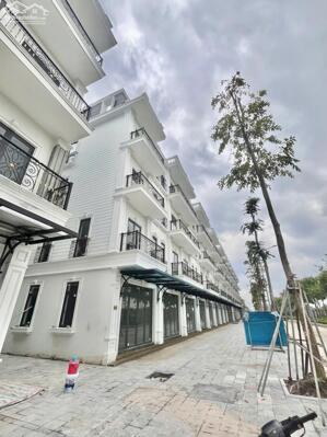 Liền kề chuyển nhượng chưa tới 12 tỷ bao thuế phí