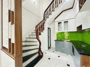 hoàng quốc việt. siêu phẩm ngõ ô tô gần. nhà mới đẹp, thiết kế tinh tế, 36m2. 5 tầng. 6.5 tỷ. sđcc