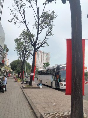 nhà vị trí đẹp 4 phòng ngủ ngay cạnh đh công nghệ , hẻm 372 điện biên phủ, p17, bình thạnh