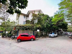 giảm 3 tỷ biệt thự làng việt kiều châu âu 180m2, 4 tầng có hầm, căn góc, mặt công viên