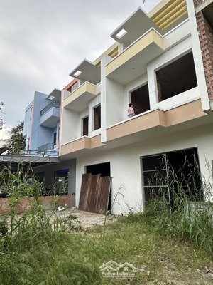 bán nhà 1 trệt 2 lầu mặt tiền nguyễn văn nguyễn - phường long tâm - tp bà rịa . chỉ 3 tỷ 500 triệu.