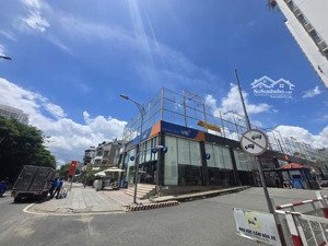 góc 2mt thân văn nhiếp (30x44m) sân banh htd 300tr giá bán 200 tỷ giảm về 130 tỷ