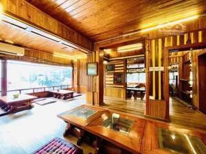 mặt phố hoàng cầu, đống đa, mặt tiền khủng, view hồ mặt tiền 8,5m, dt: 240m2, giá: 765tr/m2