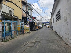 bán nhà tân phú hẽm xe tải tránh nhau