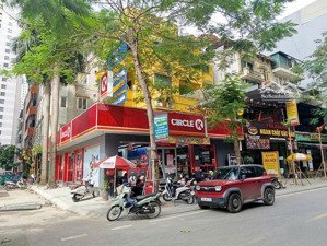 cho thuê mặt phố khúc thừa dụ mt 8m. dt 150m2 x 2 tầng. đối diện chung cư, vỉa hè rộng như sân bay