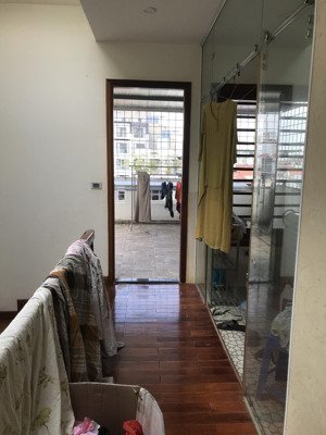 lõi ngọc thuỵ 5 tầng thang máy full nội thất 2 thoáng- giếng trời