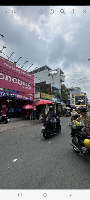 sát mặt tiền chợ tân quy 3 căn thu nhập sẵn giá chỉ 6.8 tỷ.