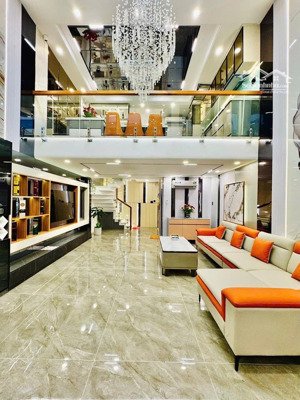 nhà 5 tầng cần bán, đường xe tải, khu đồng bộ, ra phạm văn đồng 10p, tp thủ đức chỉ nhỉnh 4tỷ- xem.