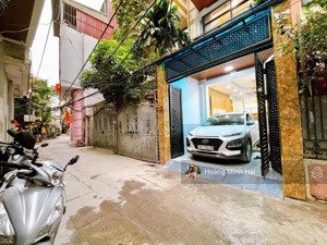 bán nhà đẹp p/lo ô tô 7 chỗ vào nhà, gần hồ điều hoà, nội thất vip, dt 50m2, giá 15.48 tỷ