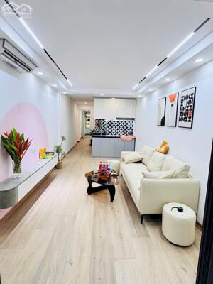 Tập thể Trung Tự Đống Đa, nhà đẹp 2 mặt thoáng, sân vườn rộng, ô tô tránh đỗ chân tòa nhà