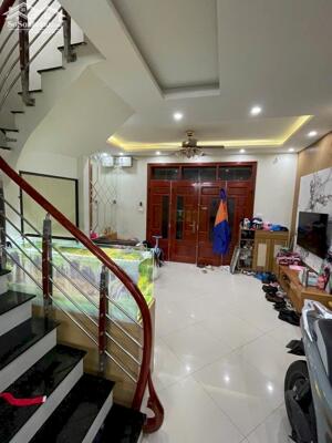 Bán nhà Lê Quang Đạo 40m2 nhà đẹp ngõ rộng thoáng vị trí đẹp 9.6 tỷ