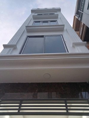 chính chủ gửi bán nhà 5 tầng 40m2 phú thứ- tây mỗ. 50m ra bãi gửi xe oto