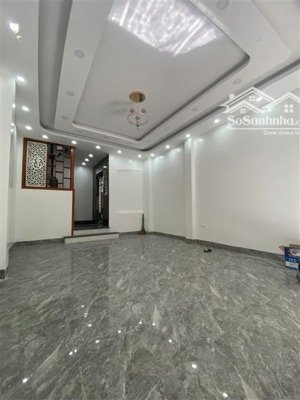 bán nhà nguyễn đình hoàn, 6 tầng thang máy, ô tô vào nhà, kinh doanh- vp