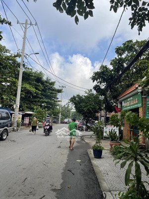 bán nhà gần gigamall 3 tầng, 3pn, chính chủ ở lâu năm, giá 5.6 tỷ