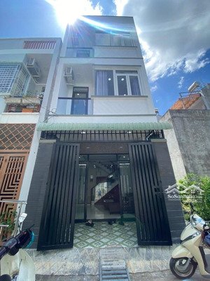 nhà đẹp lò lu - 3 tầng xây full - ô tô tránh - vị trí vip - đón đầu quy hoạch tương lai gần