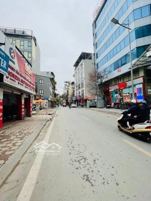 gà đẻ trứng vàng! mặt phố vương thừa vũ, 76m2, 8 tầng, 12 phòng, dòng tiền gần 1.2 tỷ/năm.