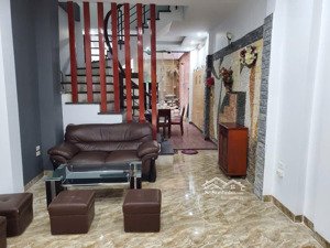 bán nhà trung tâm đống đa - 30m ra phố - oto - ngõ thông - nhà dân xây - 2 thoáng vĩnh viễn !