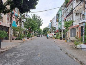 chủ ngộp bank cần bángấp nhà dt.115m..ngang 5m..đường 10m.cực hiếm. chỉ nhỉnh 6ty