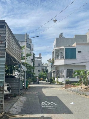 nhà đẹp 3 tầng trung tâm bình chiểu thủ đức 64m giá chỉ 4.5 tỷ